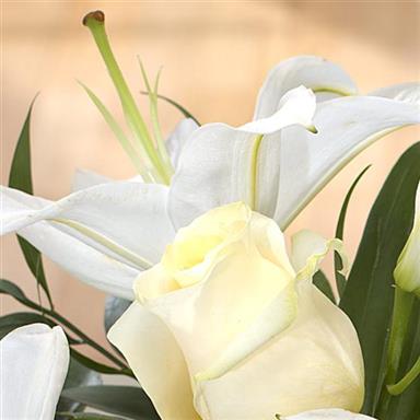 04 Diamond Birthstone Bouquet (April) Richard Mathews Florist Abin